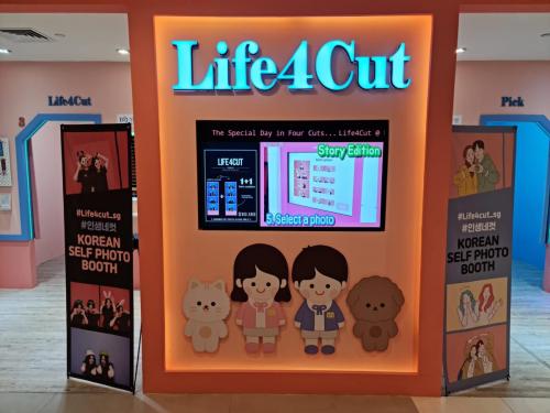 Life4Cuts Korean Self-Photo Booth,Bugis Junction 8